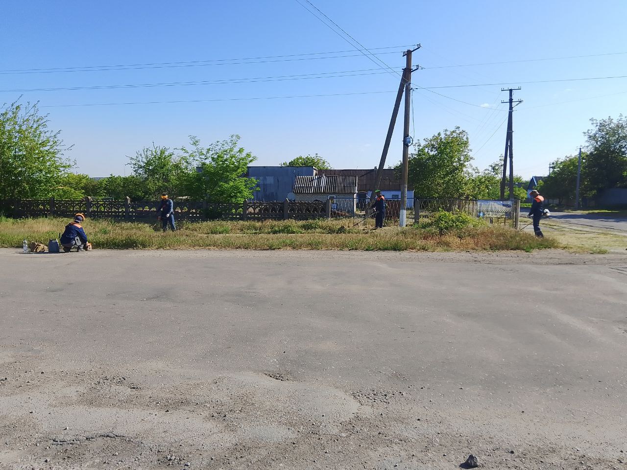 В Великолепетихском округе кипит работа по благоустройству..