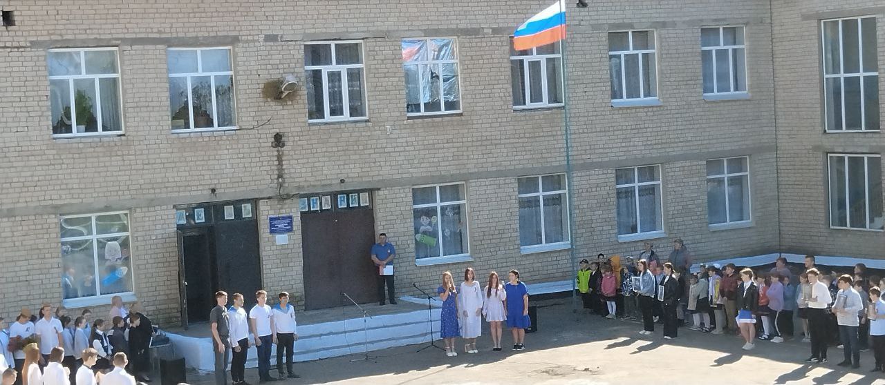 80 лет назад окончилась Великая отечественная война, но от неё осталось нам в наследство много… Раны, боль, слезы горя и радости, а главное - память..