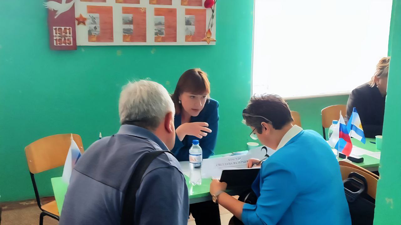 Вопросы упрощения регистрации и ведения бизнеса в Херсонской области обсуждались в рамках работы мобильной приемной губернатора.